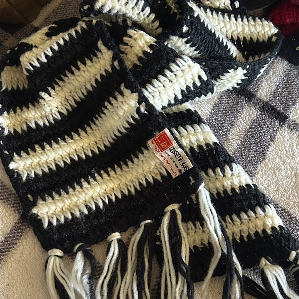 Vintage crochet by hand made in Taiwan Black and White Striped Crochet Scarf - Picture 2 of 3